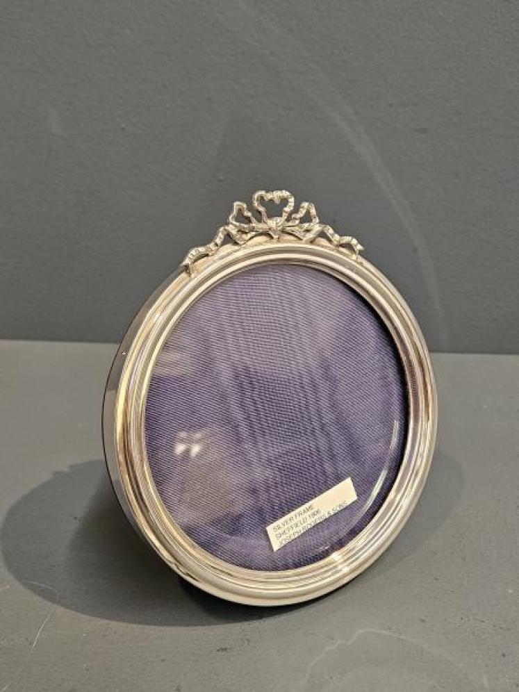 Edwardian Circular Ribbon Crest Silver Photo Frame - Image 3