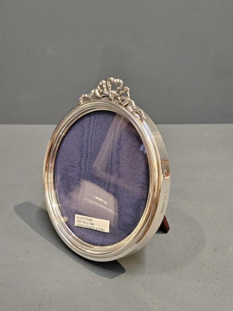 Edwardian Circular Ribbon Crest Silver Photo Frame - Image 7