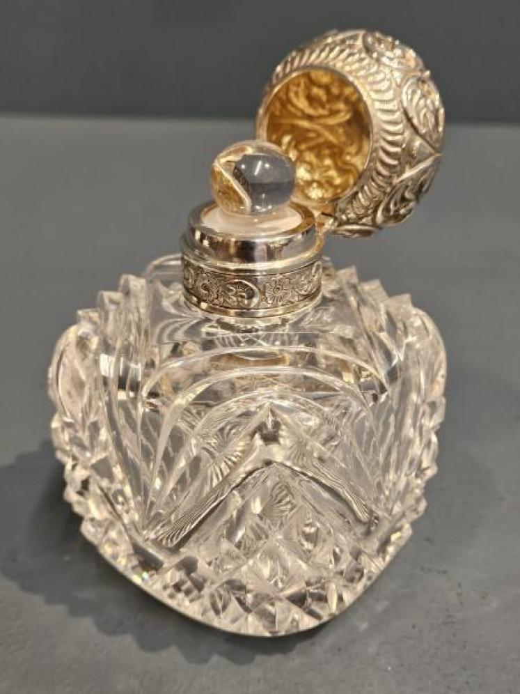Victorian Cut Crystal and Silver Scent Bottle  - Image 6