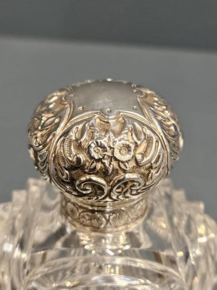 Victorian Cut Crystal and Silver Scent Bottle  - Image 7