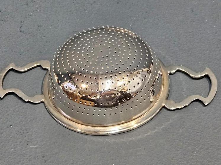 Mapin & Webb Silver Tea Strainer  - Image 7