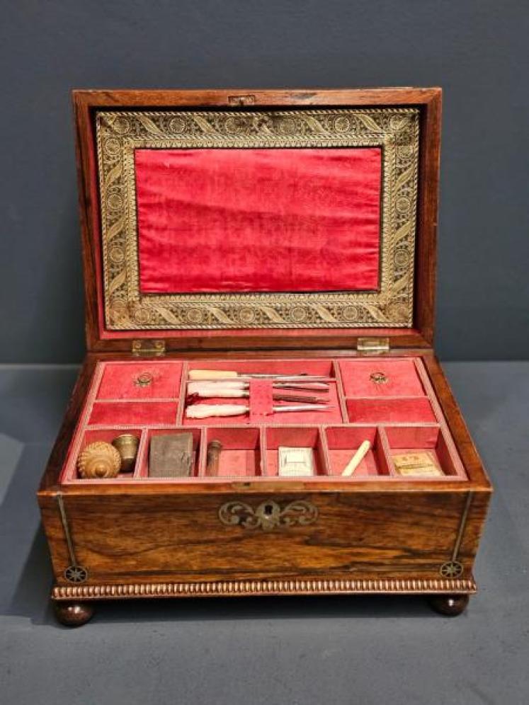 Regency Rosewood Sewing Box - Image 4
