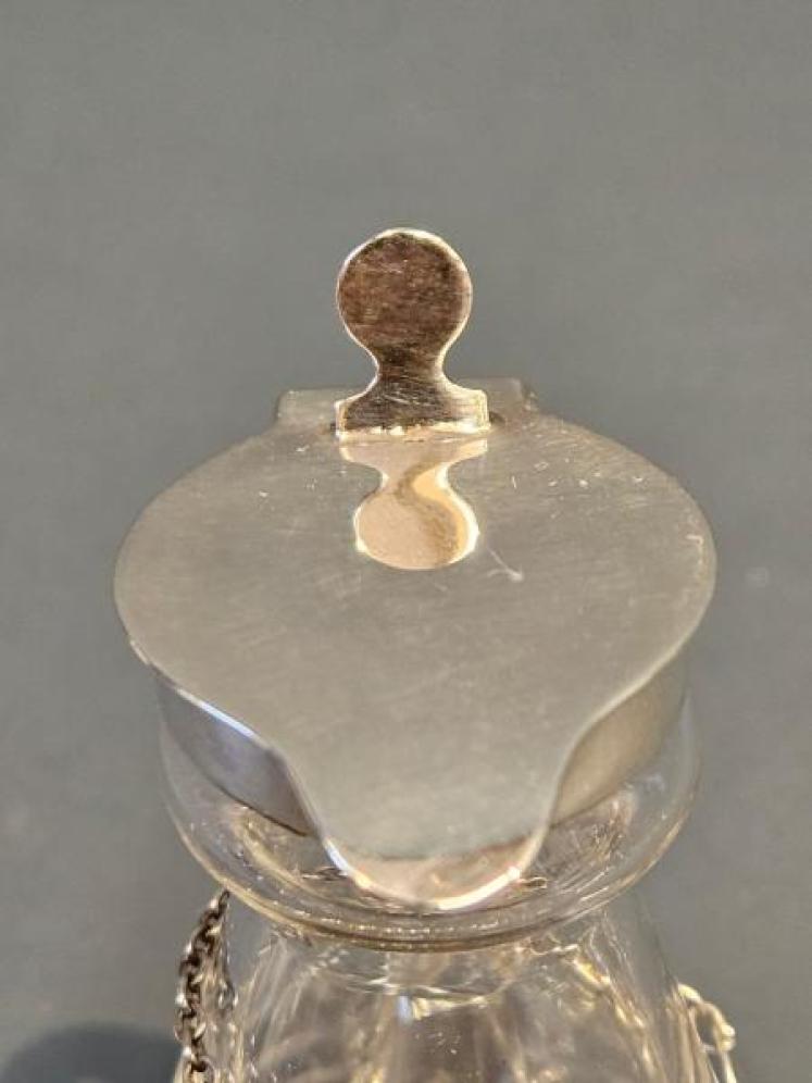 Hukin & Heath Silver Mounted Noggin and Label - Image 5