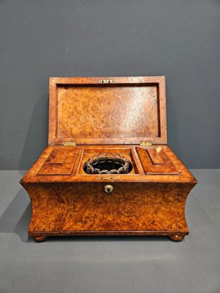 Superb Regency Pollard Oak Tea Caddy - Image 1