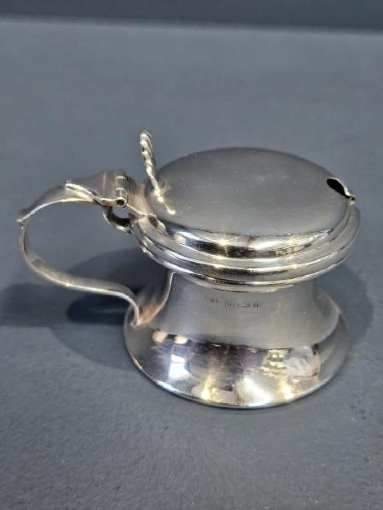 George V Silver Mustard Pot and Liner - Image 2