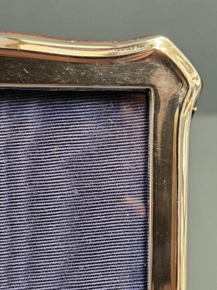 George V Silver Swept Edge Photo Frame - Image 4