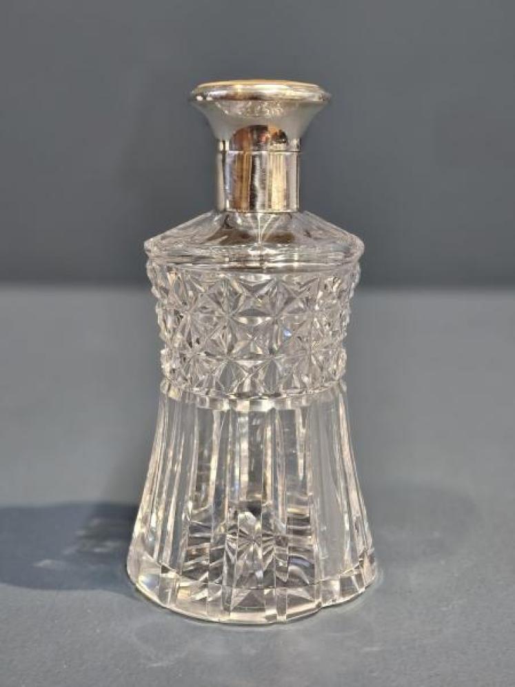 Silver and Enamel Topped Cut Crystal Scent Bottle - Image 1