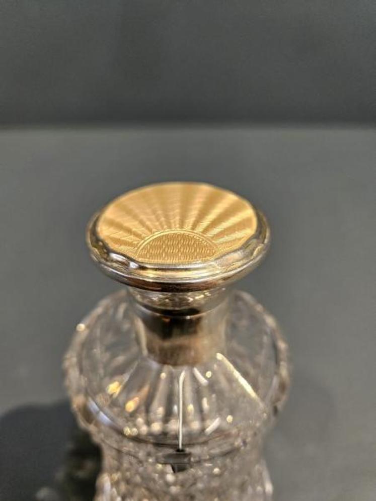 Silver and Enamel Topped Cut Crystal Scent Bottle - Image 3