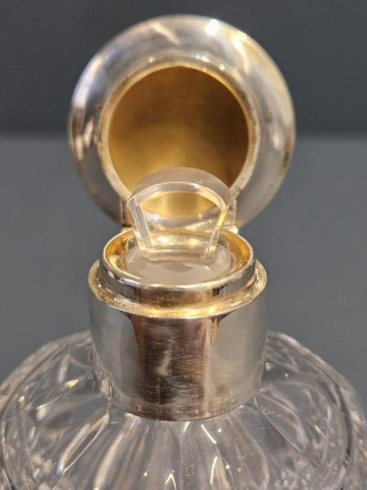Silver and Enamel Topped Cut Crystal Scent Bottle - Image 4