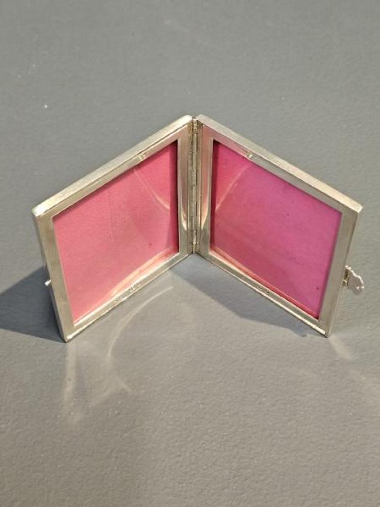 Unusual Victorian Silver Wallet Photo Frame - Image 5