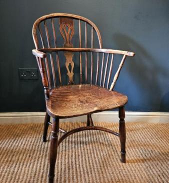George III Low Back Yew and Elm Windsor Chair