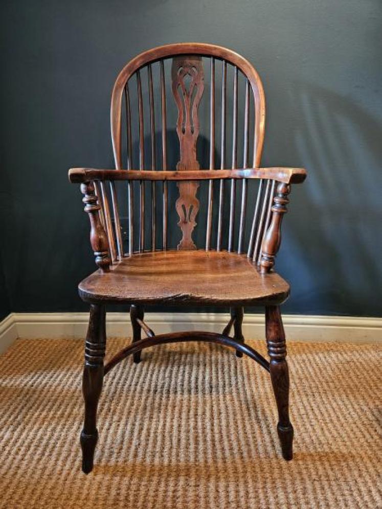 George III High Back Yew and Elm Wood Windsor Chair - Image 1
