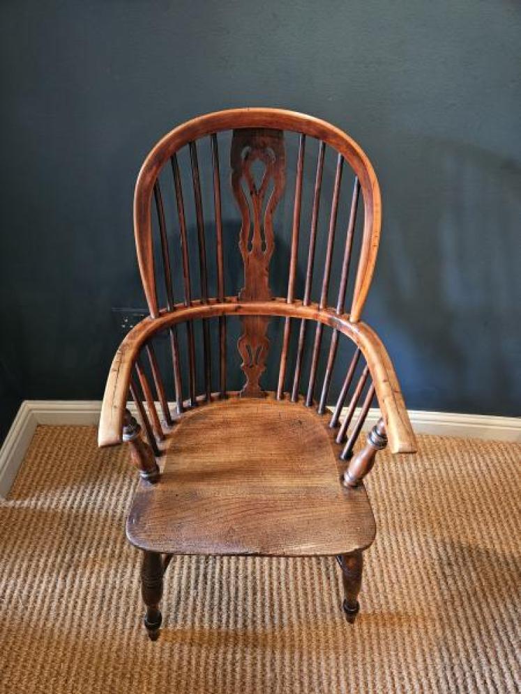 George III High Back Yew and Elm Wood Windsor Chair - Image 6