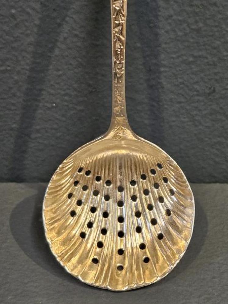 George V Silver Sugar Casting Spoon - Image 6