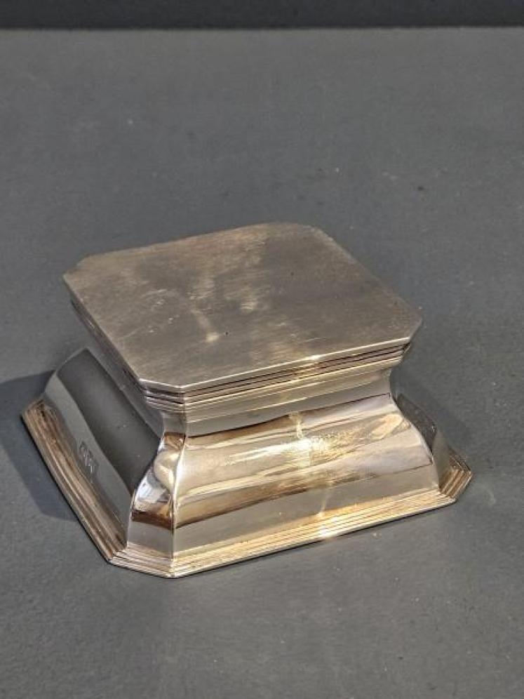 Fine Quality Victorian Silver Capstan Inkwell  - Image 1