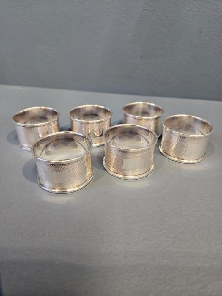 Set of Six Engine Turned Silver Napkin Rings - Image 3