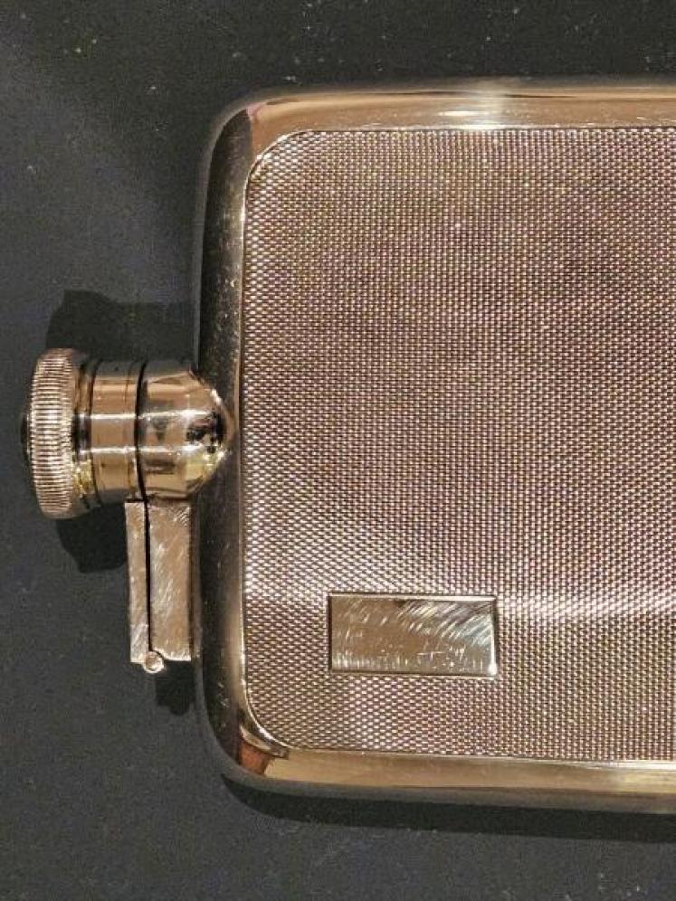 Extra Large 10 Troy oz Engine Turned Hip Flask - Image 2