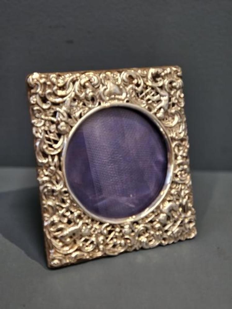 Victorian Chester Silver Photo Frame by William Comyns - Image 1