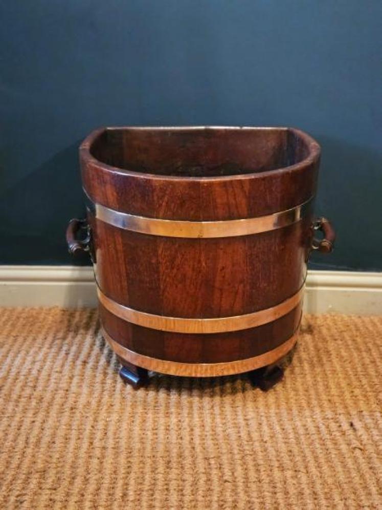 Large Victorian Country House Log Bin - Image 1