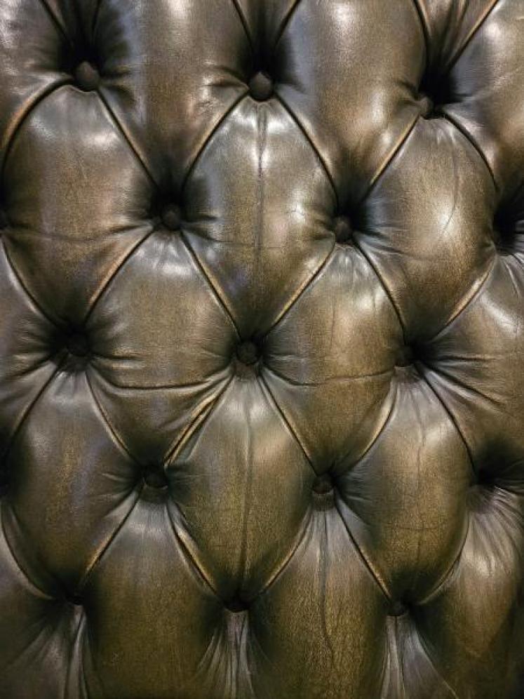 Green Leather Chesterfield Wing Back Arm Chair - Image 5