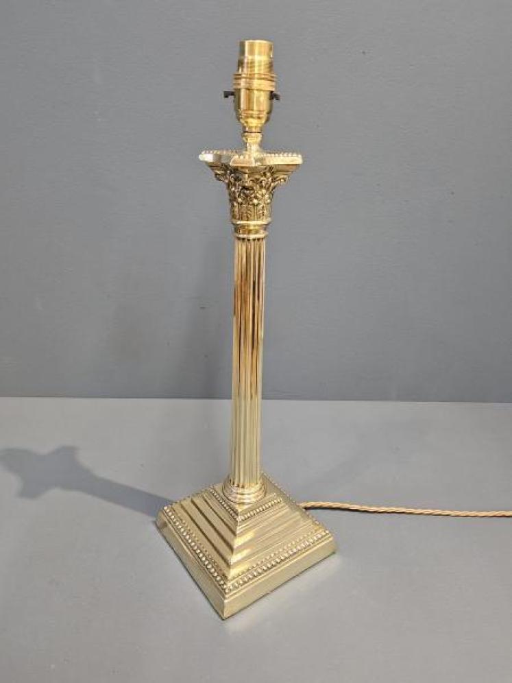 Edwardian Brass Corinthian Column Table Lamp - Image 2