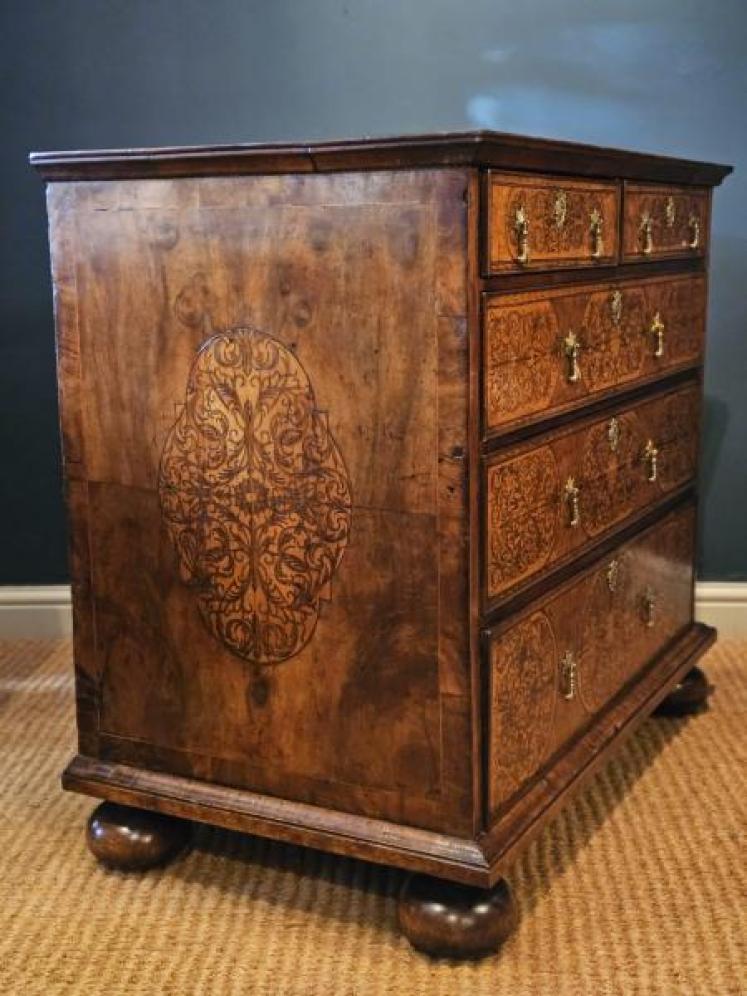 William and Mary Seaweed Inlaid Walnut Chest of Drawers - Image 6