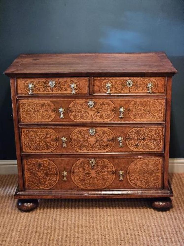 William and Mary Seaweed Inlaid Walnut Chest of Drawers - Image 7