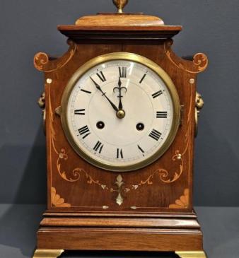 Superb 8 Day Gong Chiming Mantel Clock