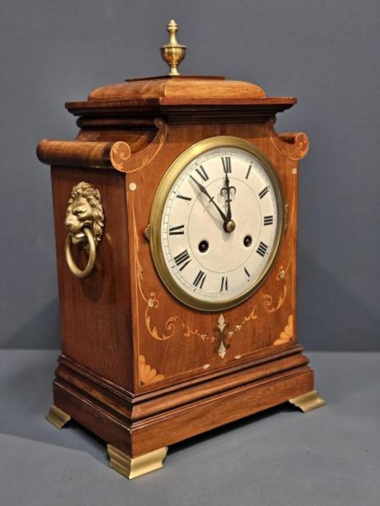 Superb 8 Day Gong Chiming Mantel Clock - Image 2