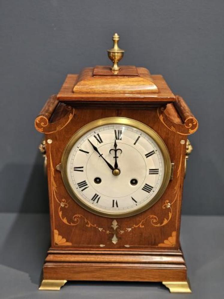Superb 8 Day Gong Chiming Mantel Clock - Image 3