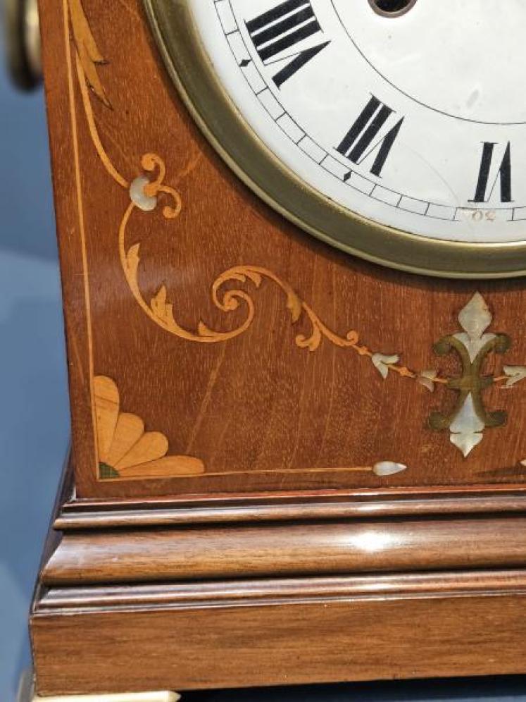 Superb 8 Day Gong Chiming Mantel Clock - Image 4