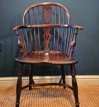 Victorian Low Back Yew and Elm Wood Windsor Chair