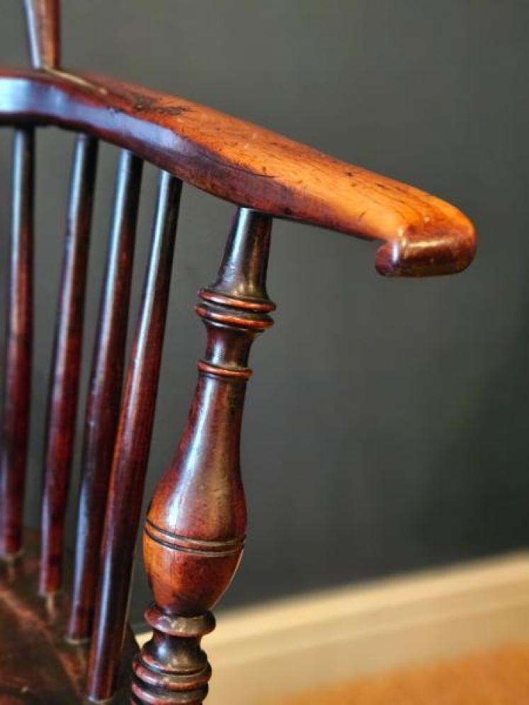 Victorian Low Back Yew and Elm Wood Windsor Chair - Image 5