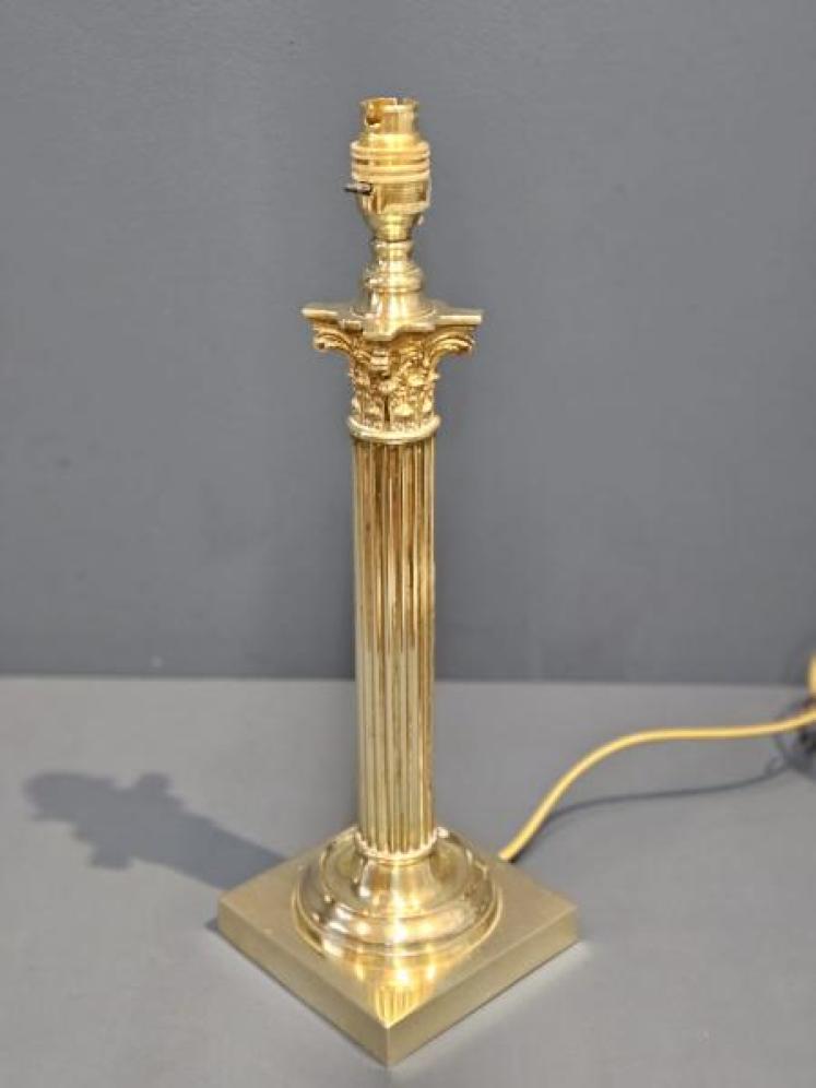 Edwardian Brass Corinthian Column Table Lamp - Image 2