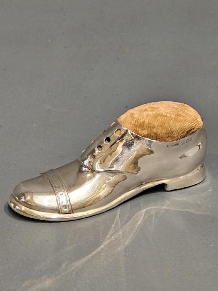 Edwardian Silver Shoe Pin Cushion - Image 1