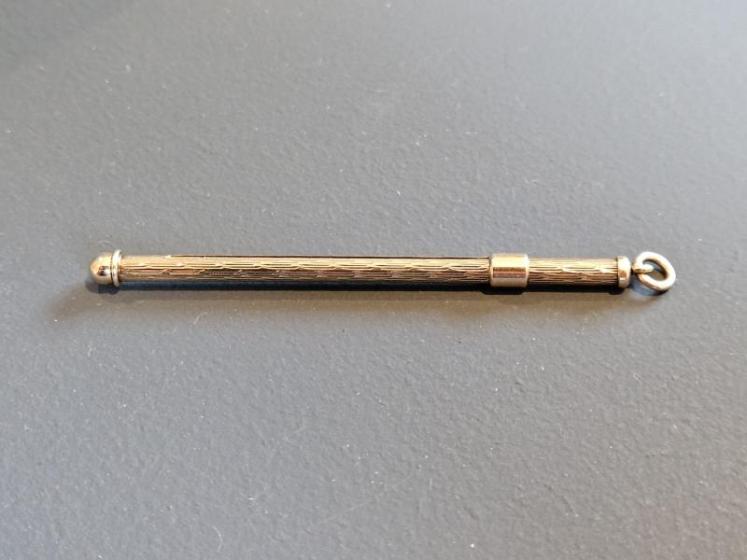 9ct Gold Engine Turned Telescopic Cocktail Stirrer - Image 2