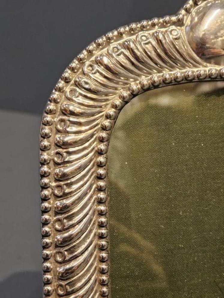 Victorian Silver Arched Top Photo Frame - Image 3