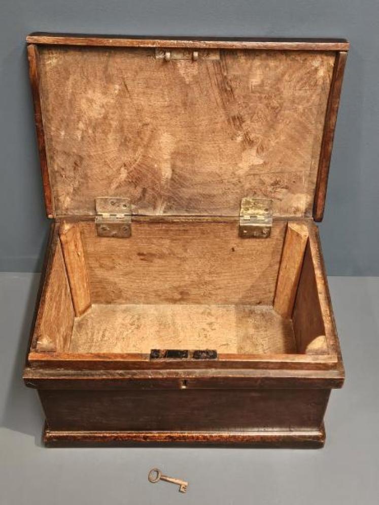George III Oak Deed Box - Image 2