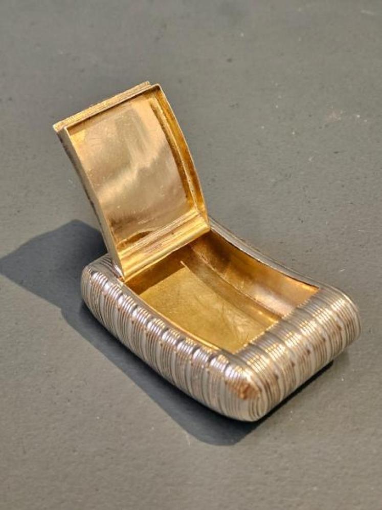 Rare Georgian Curved Reeded Silver Pocket Snuff Box - Image 4