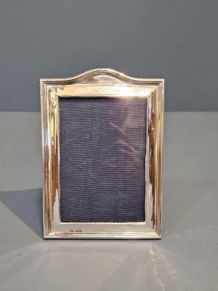 George V Silver Arched Top Photo Frame  - Image 1