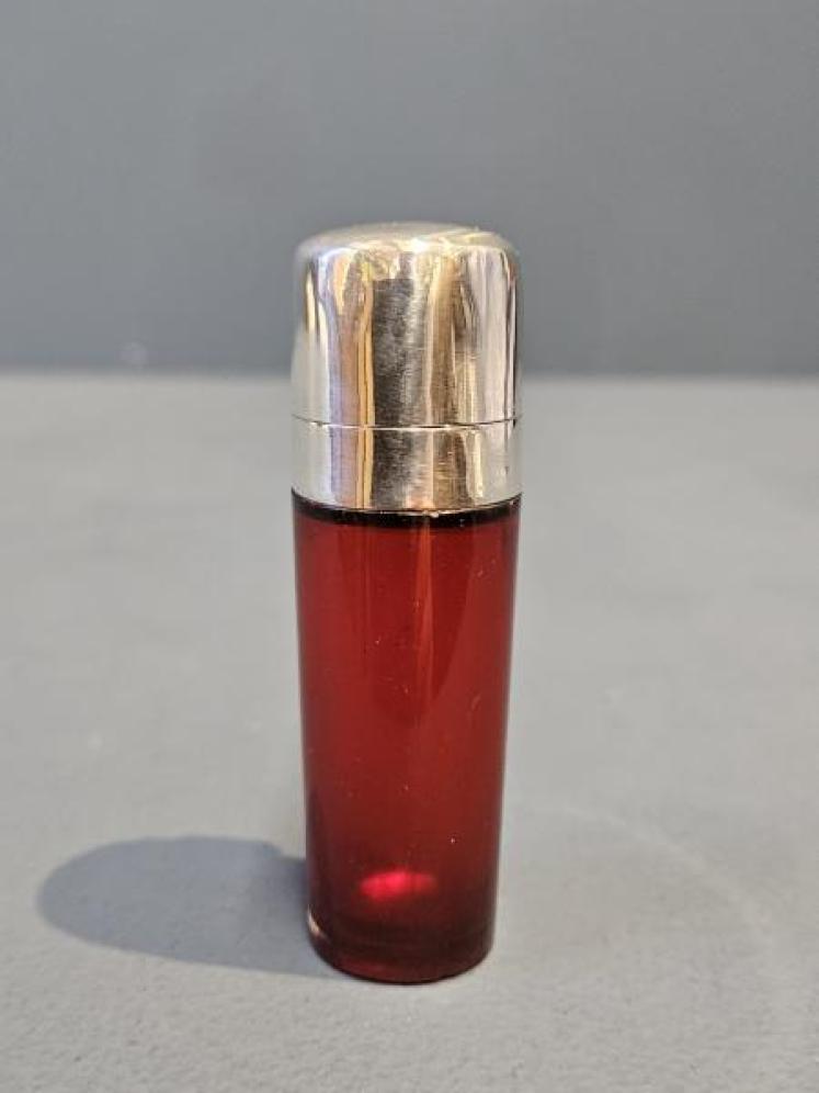 Victorian Silver Top Ruby Scent Bottle  - Image 3
