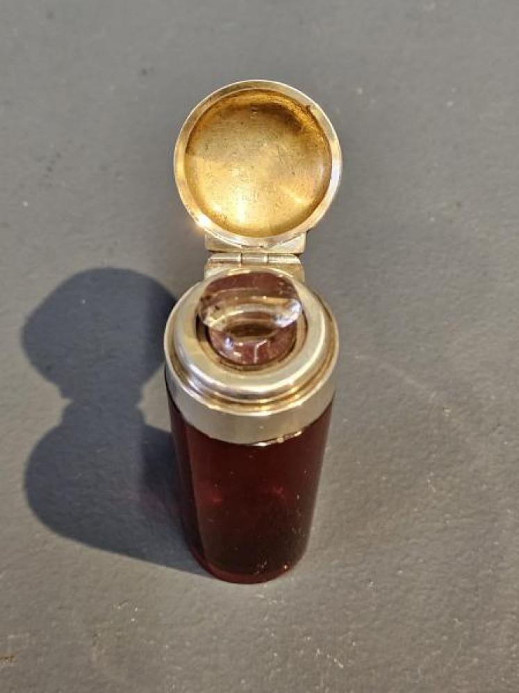 Victorian Silver Top Ruby Scent Bottle  - Image 5