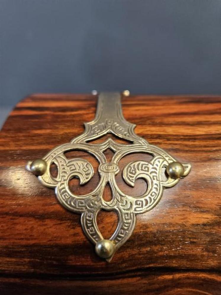 Immaculate Victorian Walnut Stationary Box - Image 6