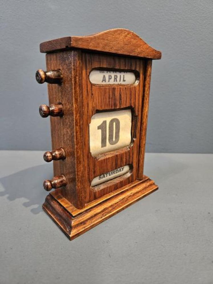Small Edwardian Oak Perpetual Desk Calendar - Image 2