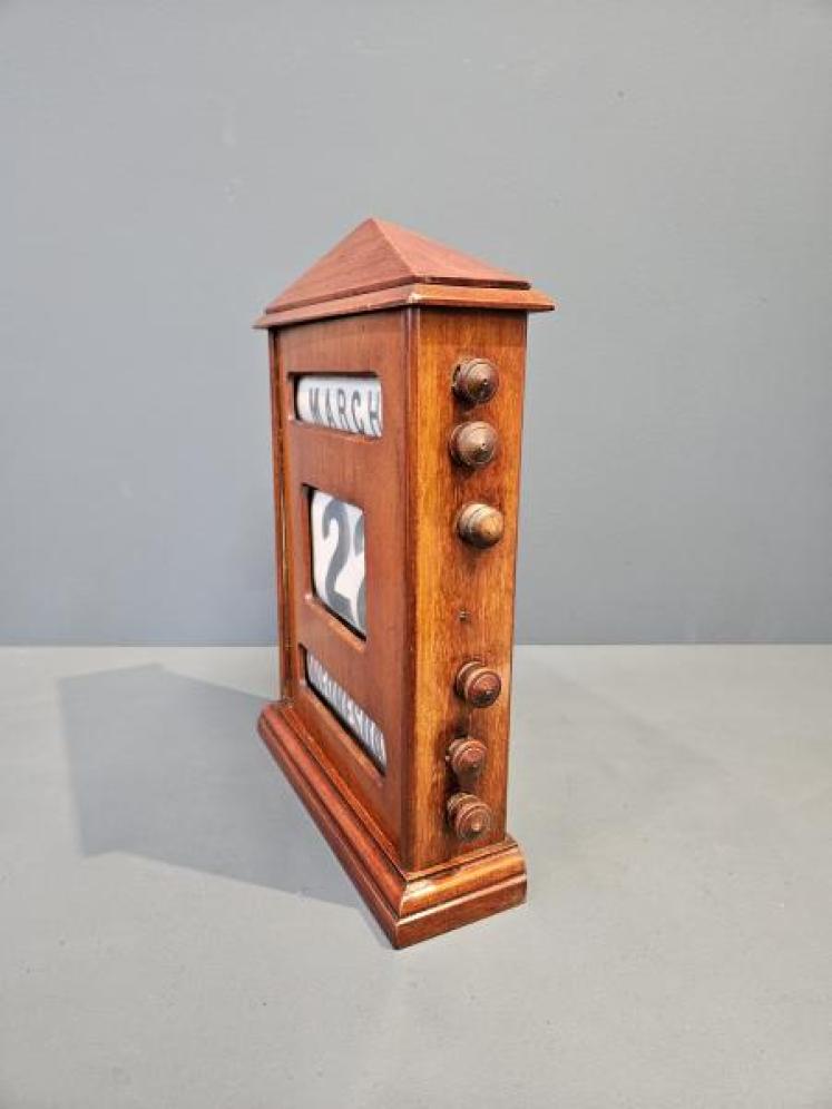 Large Edwardian Walnut Perpetual Desk Calendar  - Image 3