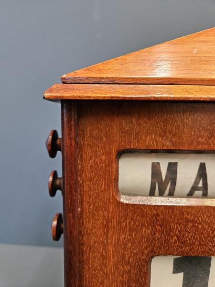 Large Edwardian Walnut Perpetual Desk Calendar  - Image 5