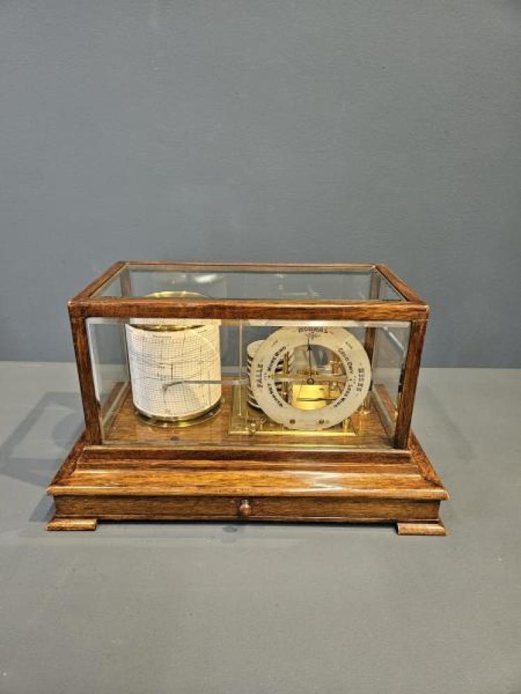 Late Victorian Oak Barograph  - Image 1