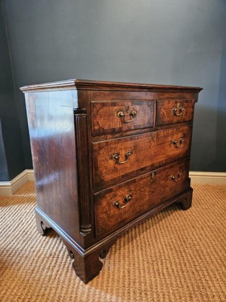 Small George III Country House Oak Chest of Drawers  - Image 2