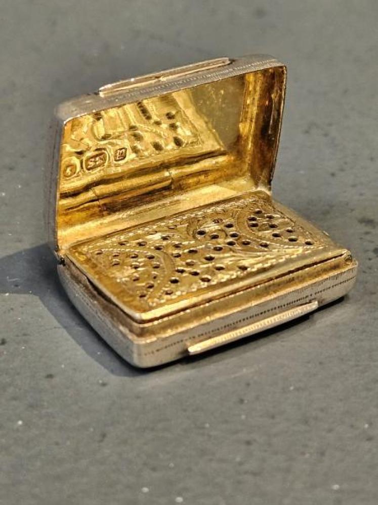 Early Victorian Silver Vinaigrette - Image 2