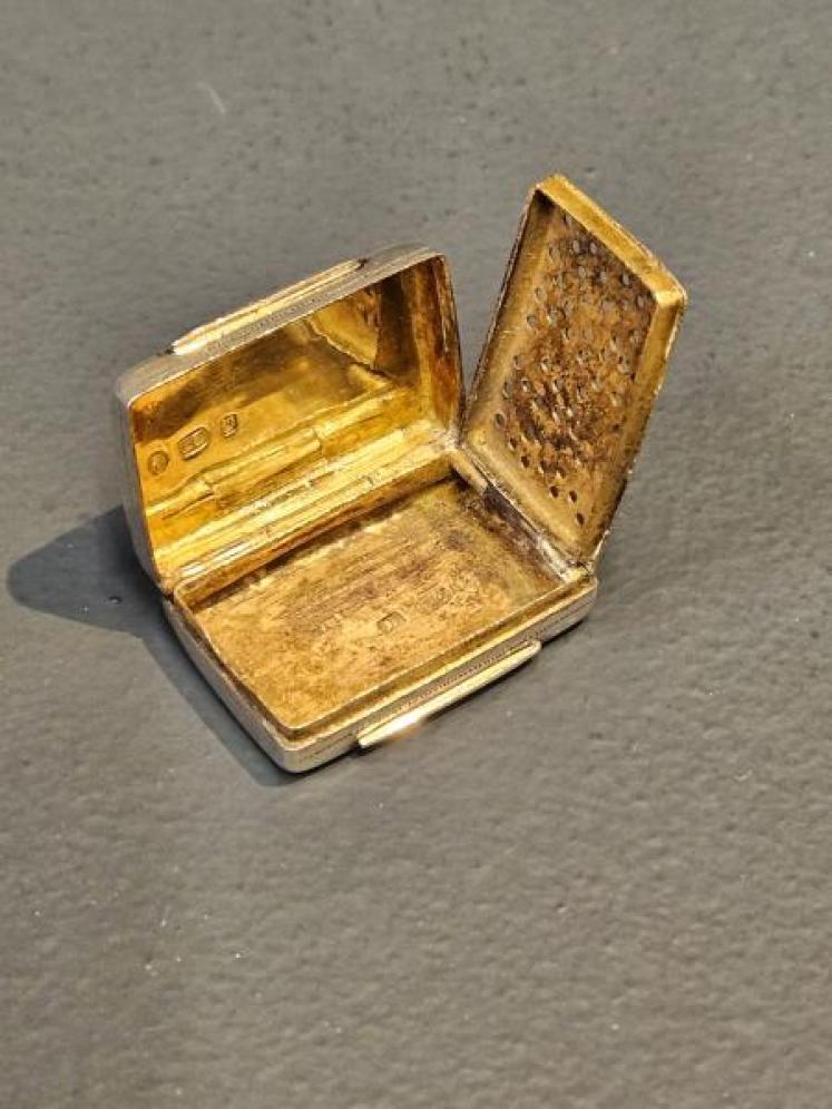 Early Victorian Silver Vinaigrette - Image 3